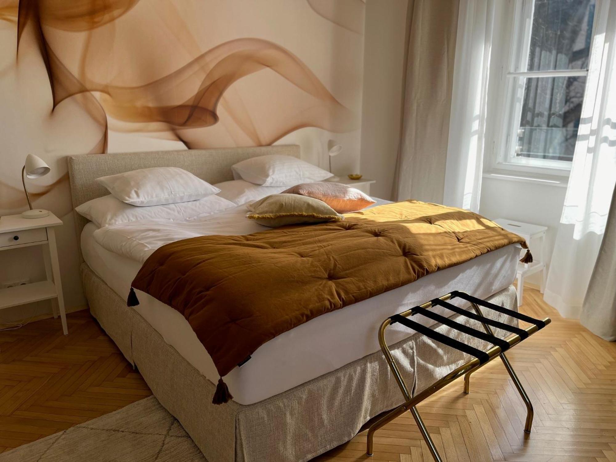 Golden Flat By Grazrentals With Parkview - Brandnew & Free Parking Exteriör bild