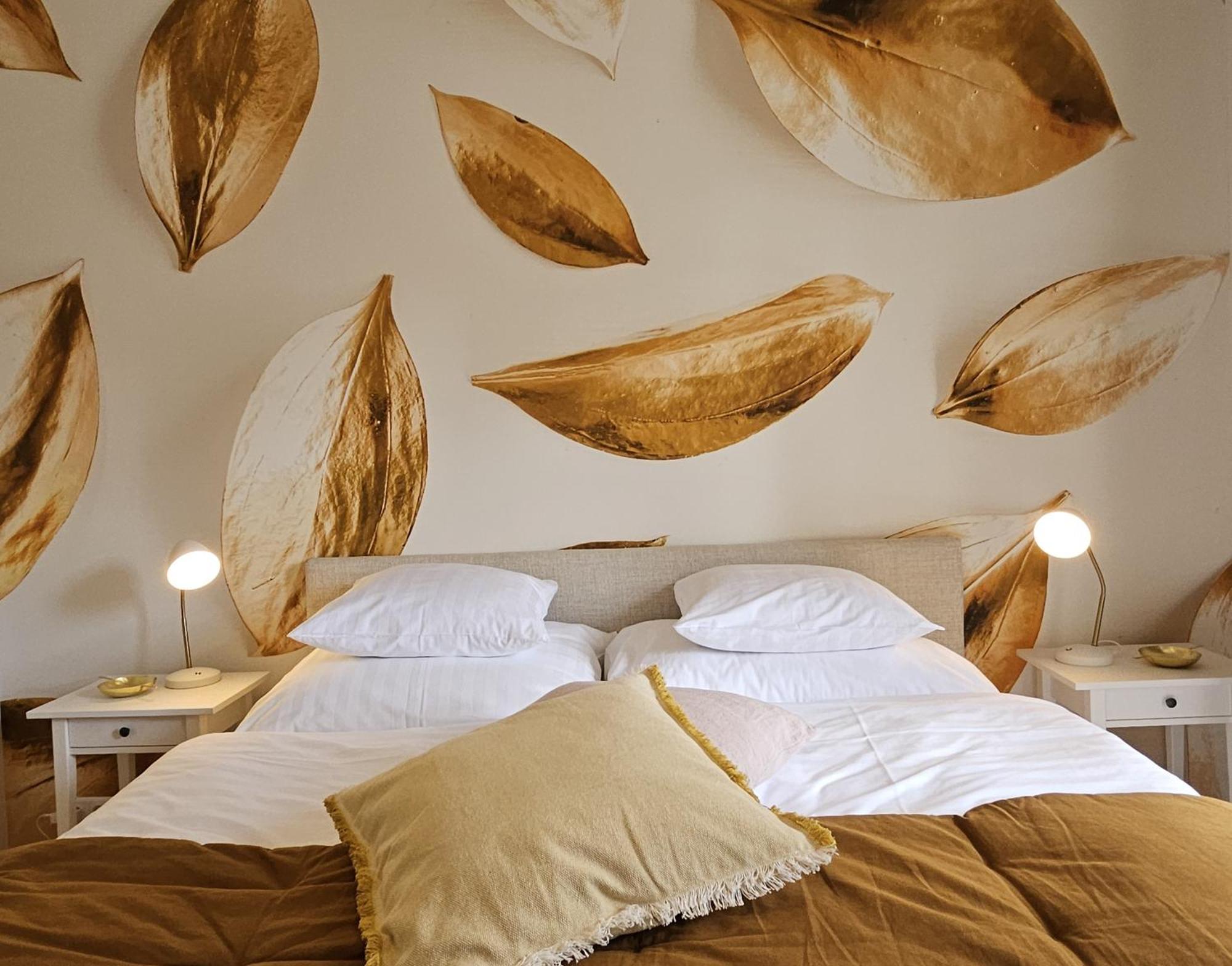Golden Flat By Grazrentals With Parkview - Brandnew & Free Parking Exteriör bild