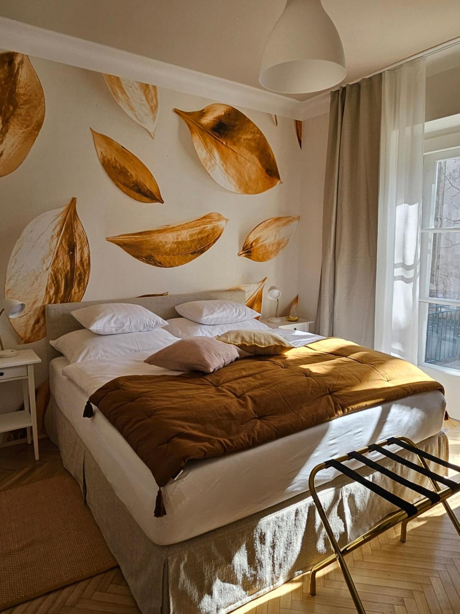 Golden Flat By Grazrentals With Parkview - Brandnew & Free Parking Exteriör bild