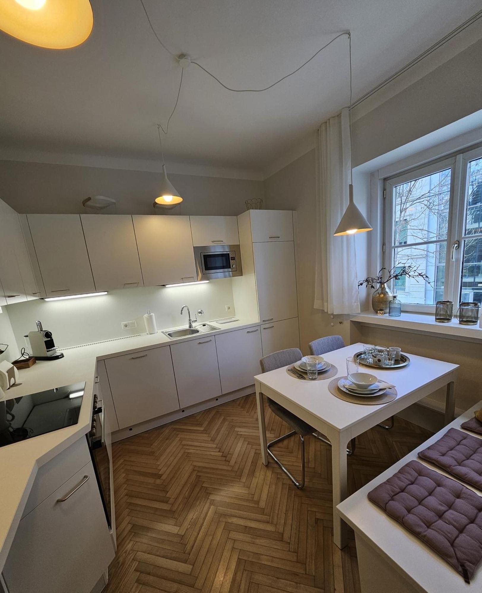 Golden Flat By Grazrentals With Parkview - Brandnew & Free Parking Exteriör bild
