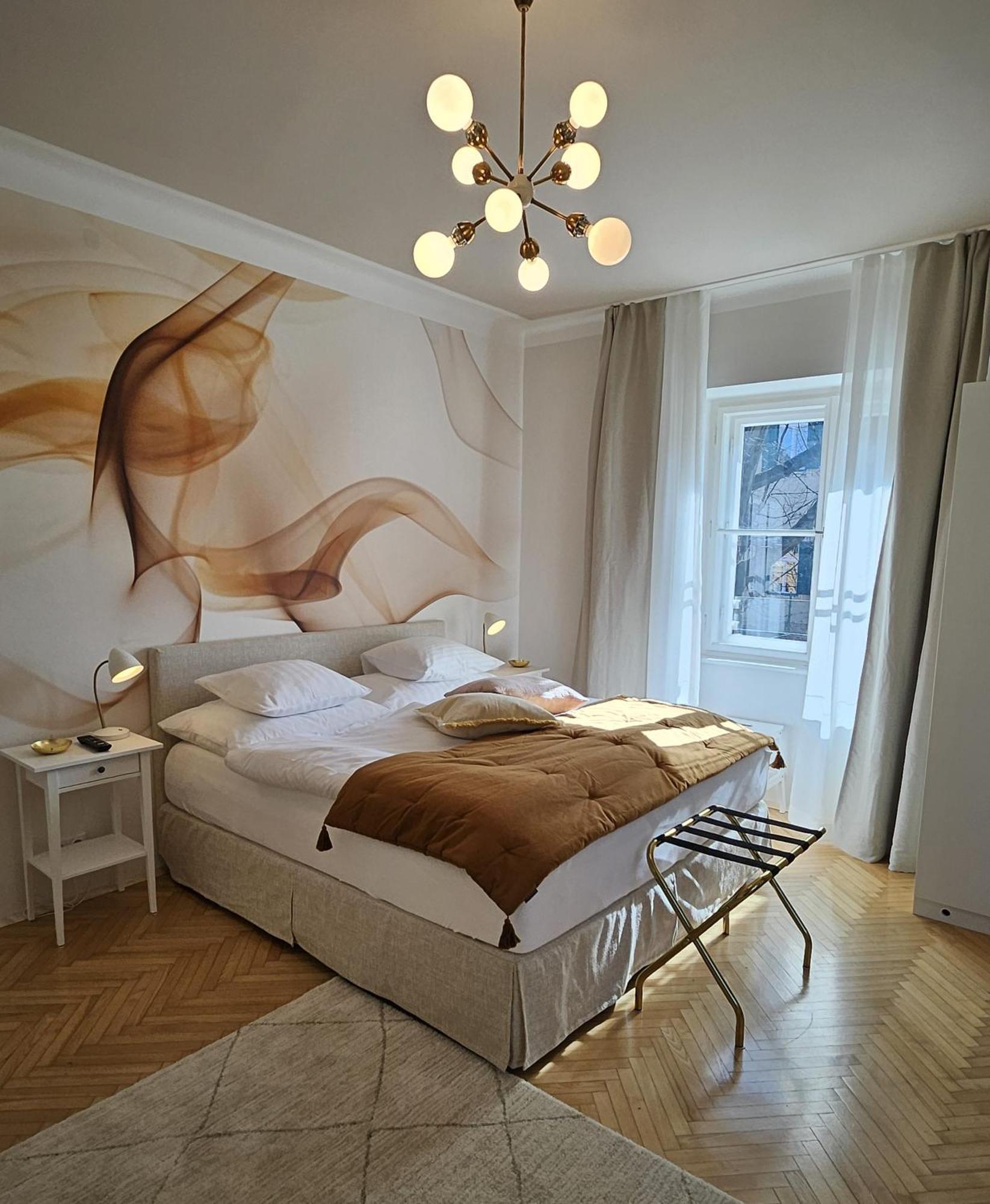 Golden Flat By Grazrentals With Parkview - Brandnew & Free Parking Exteriör bild